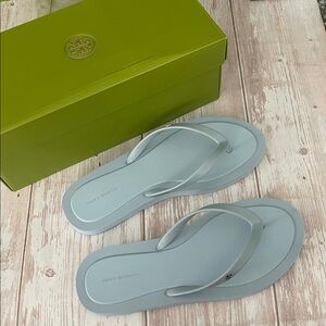 New, Authentic TORY BURCH Blue KIRA FLIP-FLOP Sandals shoes size 9 or 10 SALE